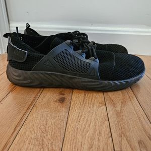 Ryder Indestructible Shoes Size 10